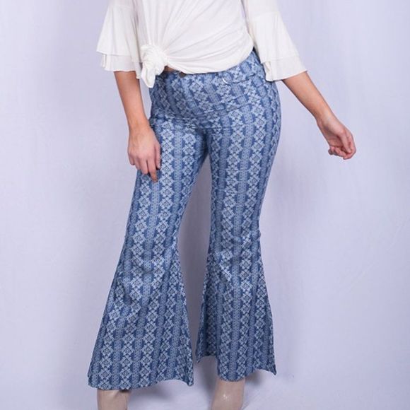 🔹Geometric Western Boho Aztec Bell Bottom Flare Pants. THEY ARE NOT DENIM! - Picture 4 of 8